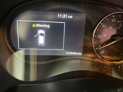 Used 2022 Nissan Kicks SV FWD image 5