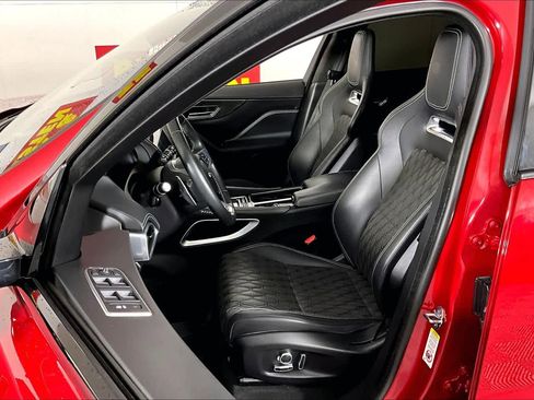 Used 2020 Jaguar F-PACE SVR image 7