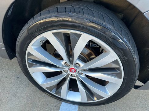 Used 2017 Jaguar F-PACE R-Sport image 12