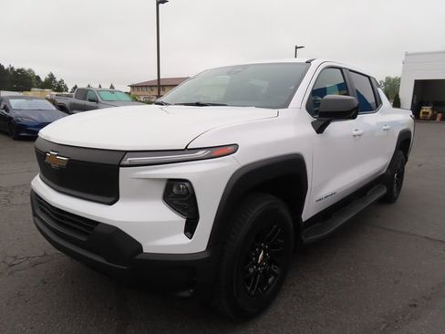 Used 2024 Chevrolet Silverado EV W/T AWD/4WD image 3