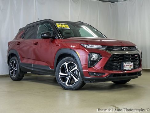 Used 2023 Chevrolet TrailBlazer RS w/ Convenience Package FWD image 2