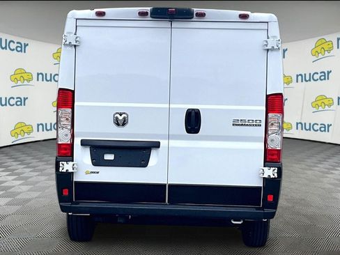 Used 2025 RAM ProMaster 2500 w/ Convenience Group FWD image 5