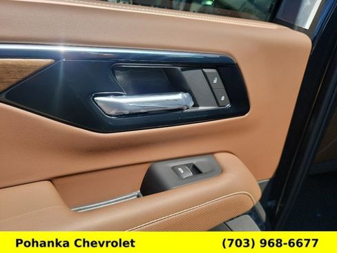 New 2025 Chevrolet Suburban High Country image 25