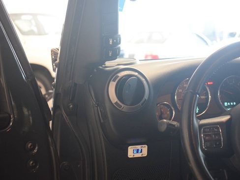 Used 2017 Jeep Wrangler Unlimited Sport w/ Quick Order Package 24S AWD/4WD image 23