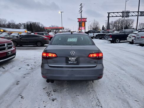 Used 2017 Volkswagen Jetta SEL image 10
