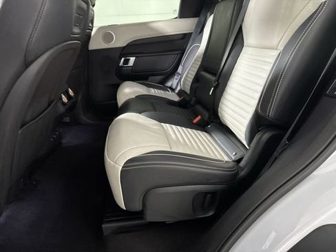 Used 2022 Land Rover Discovery HSE R-Dynamic image 13