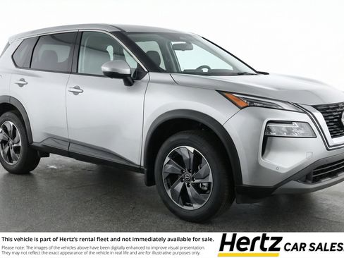 Used 2025 Nissan Rogue SV image 1