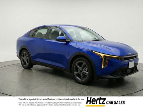 Used 2025 Kia K4 LXS image 1