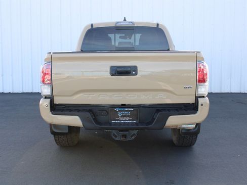 Used 2020 Toyota Tacoma TRD Sport w/ Technology Package AWD/4WD image 11