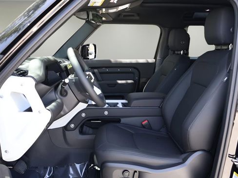 New 2025 Land Rover Defender 90 X-Dynamic SE AWD/4WD image 10