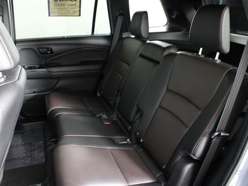 Used 2024 Honda Passport Black Edition image 19