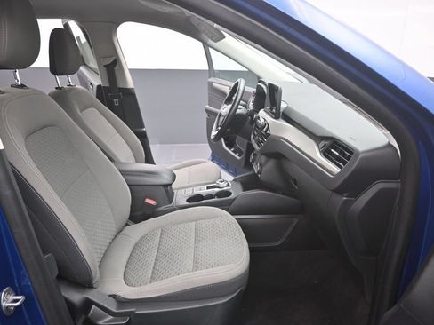 Used 2022 Ford Escape SE w/ SE Sport Appearance Package AWD/4WD image 16