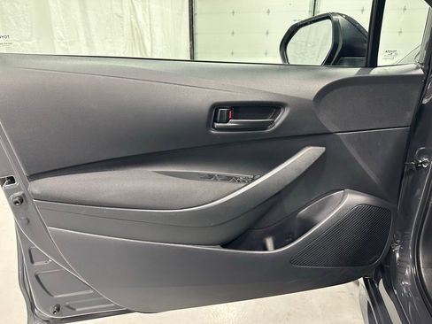 Used 2025 Toyota Corolla LE FWD image 8
