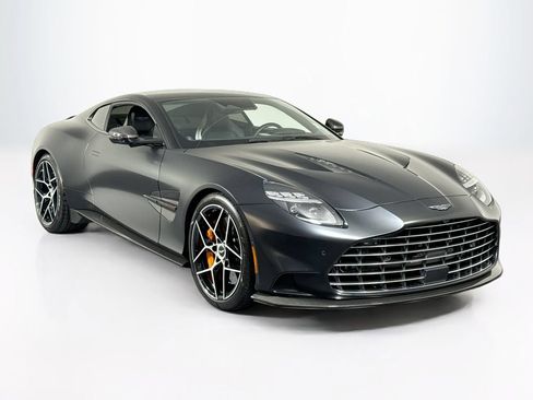 Used 2025 Aston Martin Vanquish RWD image 7