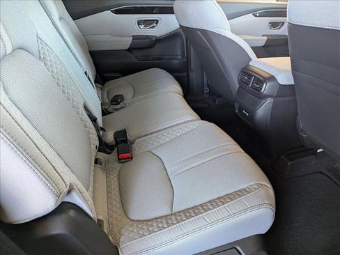 Certified 2023 Honda Pilot LX image 18