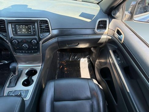 Used 2016 Jeep Grand Cherokee Limited AWD/4WD image 28