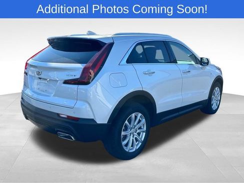 Used 2023 Cadillac XT4 Luxury w/ Cold Weather Package AWD/4WD image 7