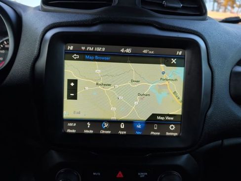 Used 2018 Jeep Renegade Altitude w/ UConnect 8.4 Nav Group image 29