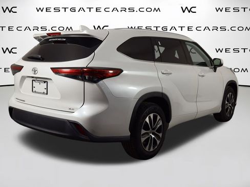 Used 2022 Toyota Highlander XLE image 46