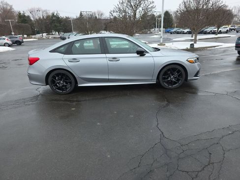 Used 2023 Honda Civic Sport image 8