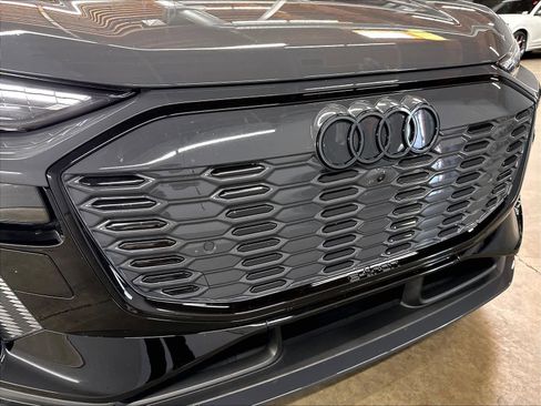 Used 2025 Audi SQ6 e-tron Prestige w/ Black Edition One AWD/4WD image 31