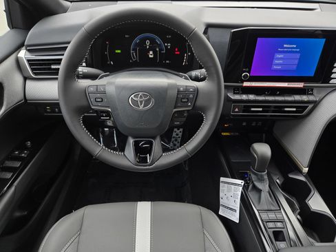 Used 2026 Toyota Camry SE FWD image 12