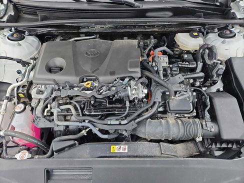 Used 2025 Toyota Camry SE image 33