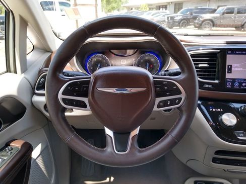 Certified 2019 Chrysler Pacifica Touring-L Plus w/ Advanced Safetytec Group FWD image 13