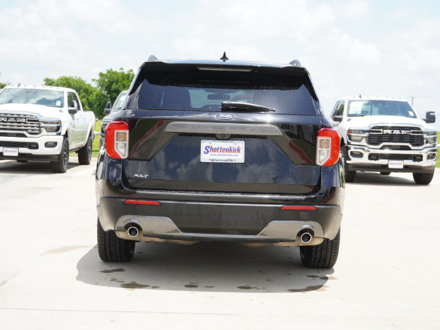 Used 2021 Ford Explorer XLT w/ Equipment Group 202A RWD image 4