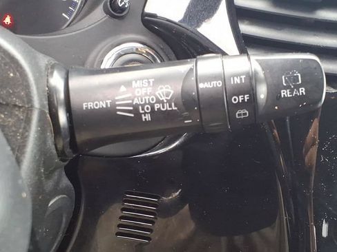 Used 2020 Mitsubishi Outlander AWD image 25