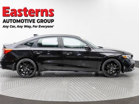 Used 2023 Honda Civic Sport image 4