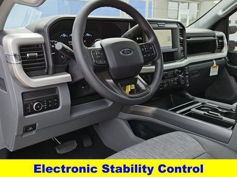 New 2026 Ford F250 XLT w/ FX4 Off-Road Package image 24