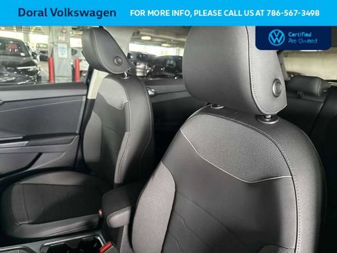 Used 2025 Volkswagen Taos SE FWD image 14