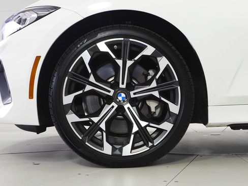 Used 2025 BMW 330i Sedan w/ Premium Package RWD image 5