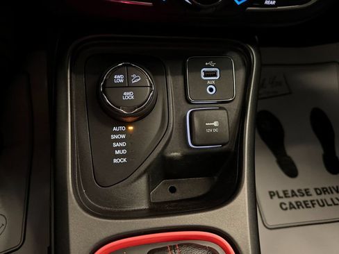 Used 2017 Jeep Compass Trailhawk w/ Navigation Group AWD/4WD image 15