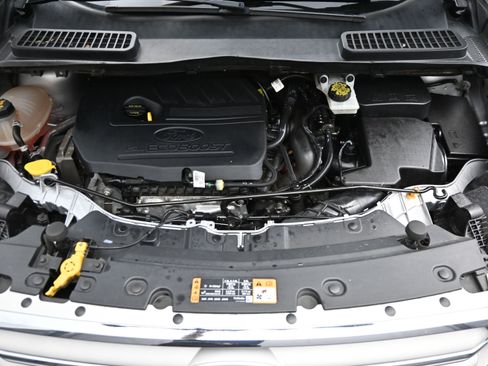 Used 2018 Ford Escape SE image 32