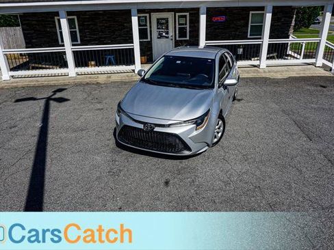 Used 2021 Toyota Corolla LE FWD image 3
