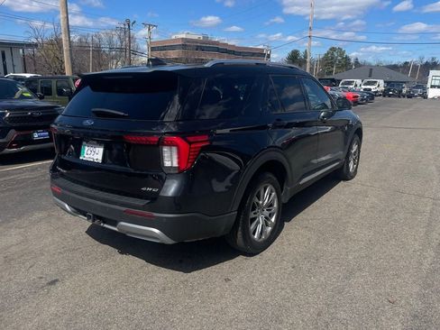 Used 2025 Ford Explorer Platinum AWD/4WD image 8