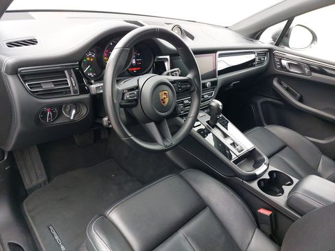 Used 2024 Porsche Macan Turbo w/ Premium Plus Package image 4