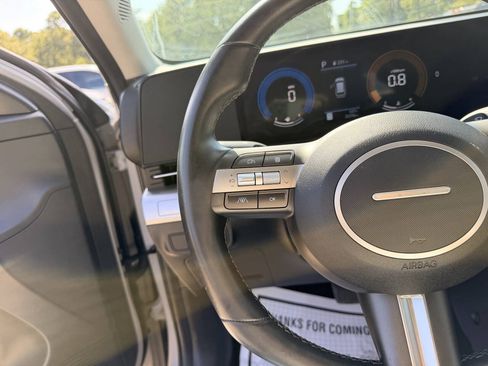 Used 2025 Hyundai Kona SEL FWD image 32