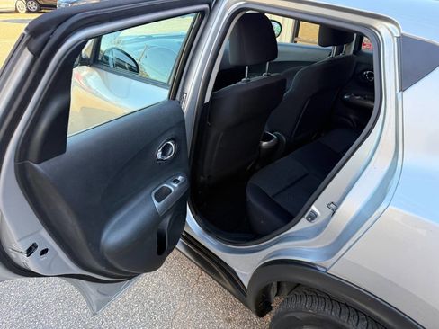 Used 2011 Nissan Juke S image 10