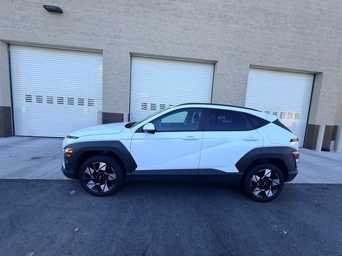 Used 2025 Hyundai Kona SEL AWD/4WD image 3