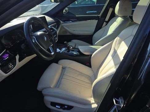 Used 2020 BMW 530i w/ Convenience Package image 9