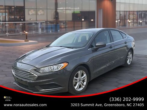Used 2018 Ford Fusion SE w/ Fusion SE Technology Package FWD image 1