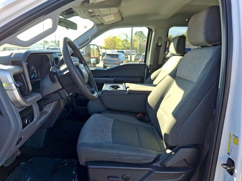 Certified 2025 Ford F250 XLT image 12