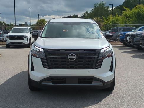 New 2026 Nissan Pathfinder SL FWD image 9