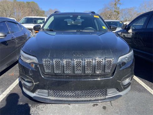 Used 2019 Jeep Cherokee Latitude Plus image 2