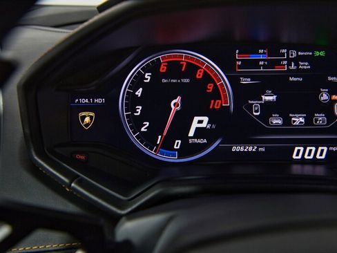 Used 2017 Lamborghini Huracan LP 610-4 AWD/4WD image 21