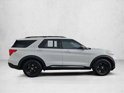 Used 2021 Ford Explorer XLT RWD image 4