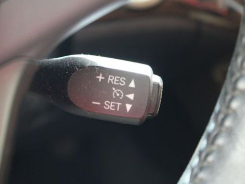 Used 2015 Toyota Avalon XLE Premium image 16